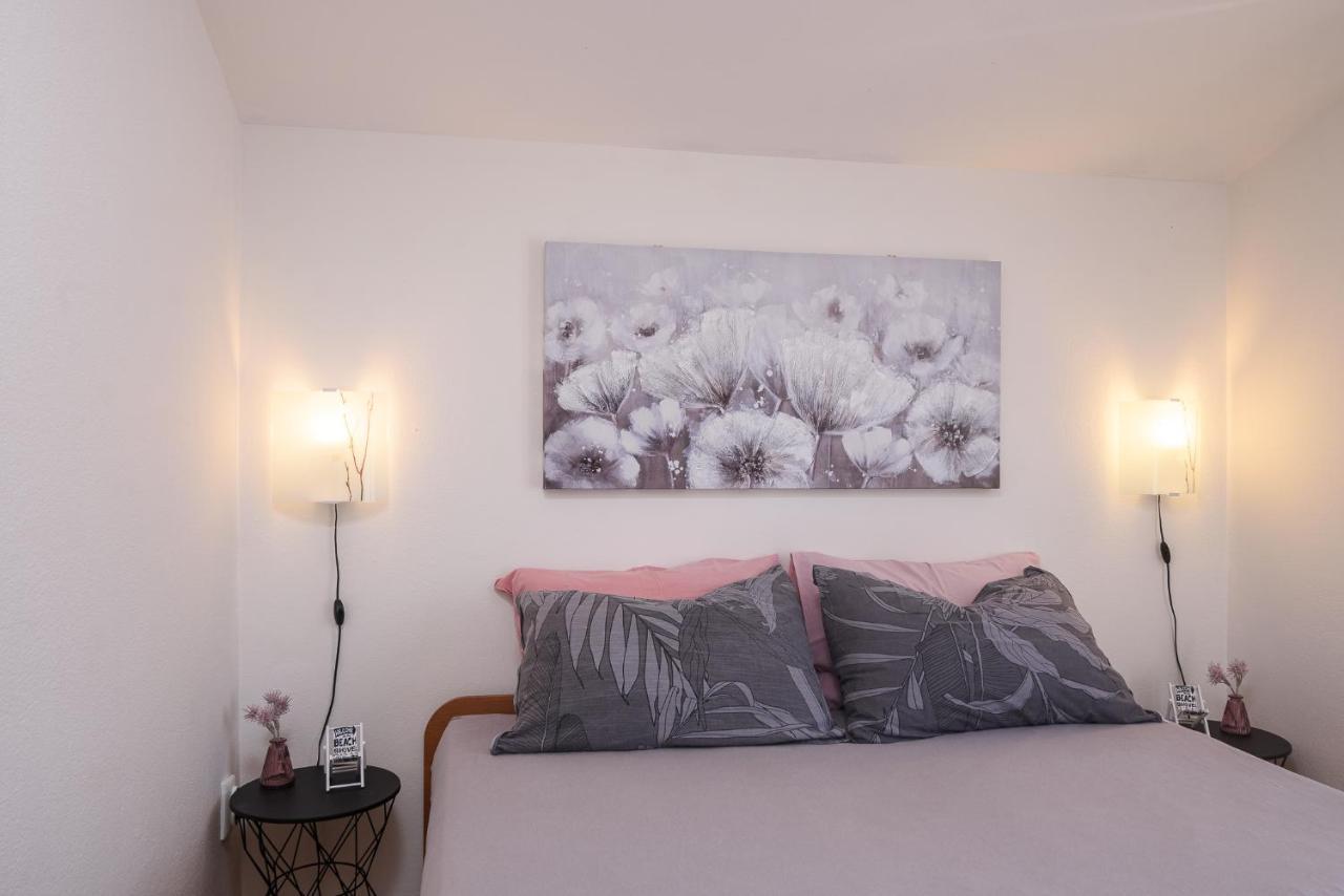 Vikeli Apartment Trogir Exterior photo