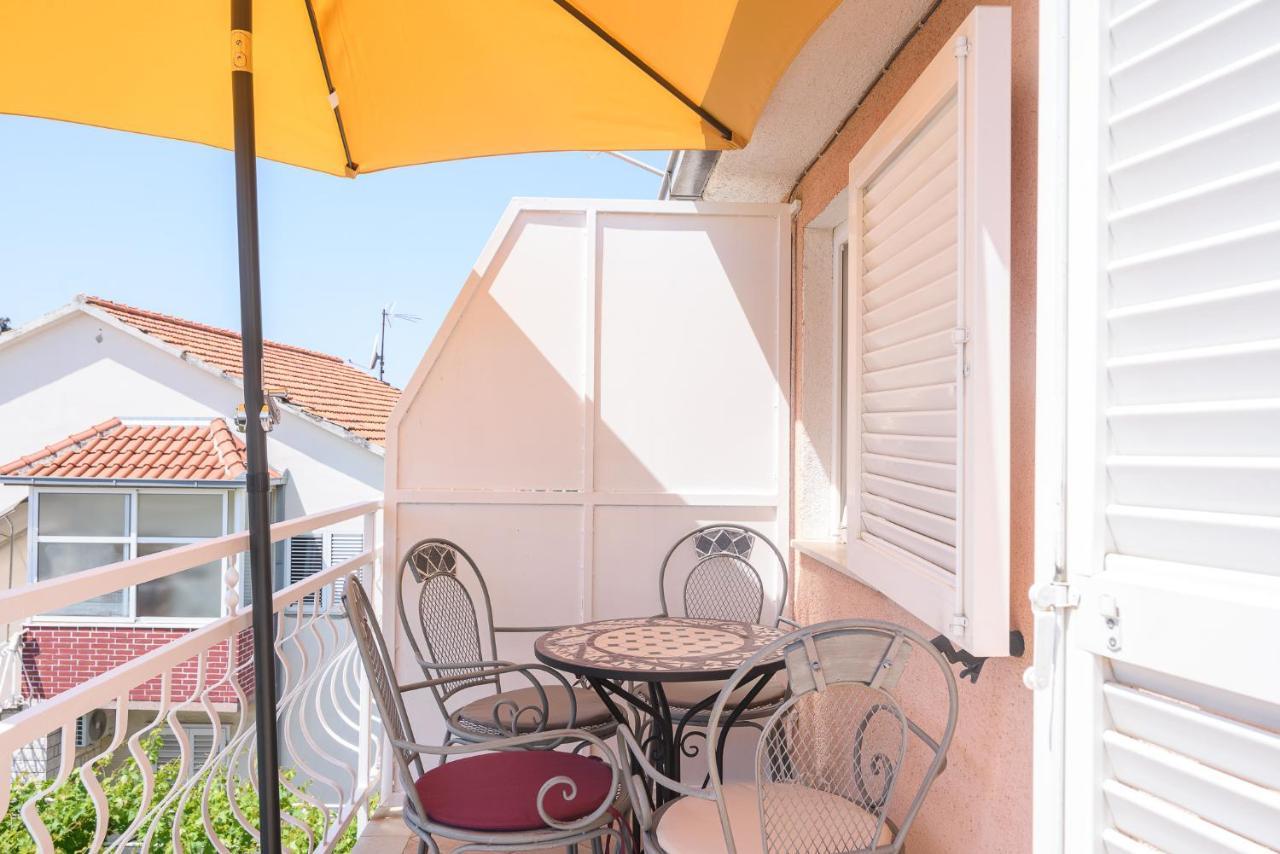 Vikeli Apartment Trogir Exterior photo